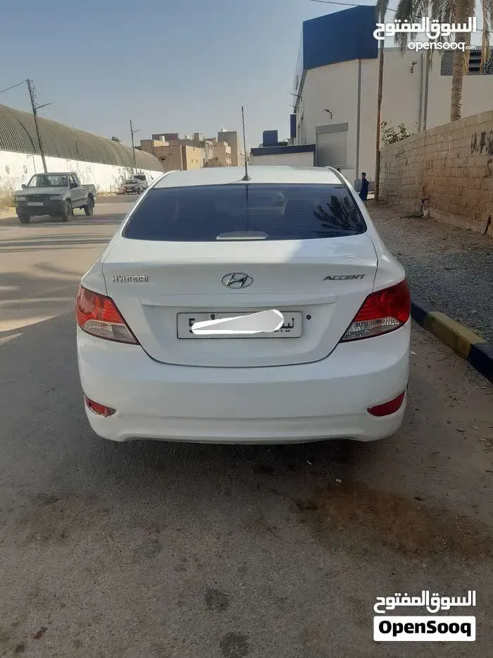 Hyundai Accent 2012 photo 3