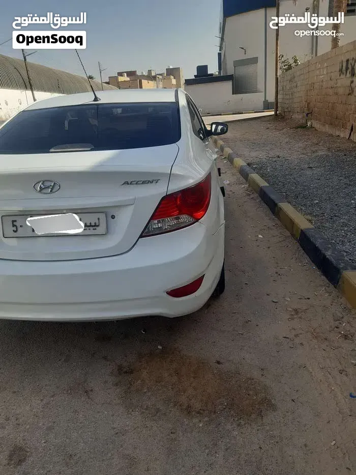 Hyundai Accent 2012 photo 2