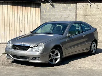 Mercedes-Benz C-Class 2006 photo 2