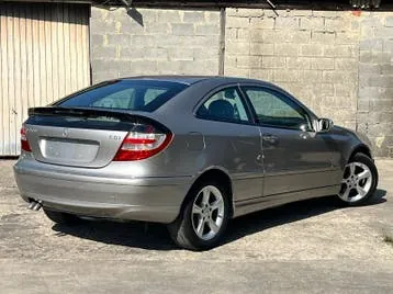 Mercedes-Benz C-Class 2006 photo 3