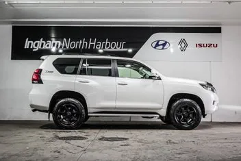 Toyota Land Cruiser Prado 2022 photo 3