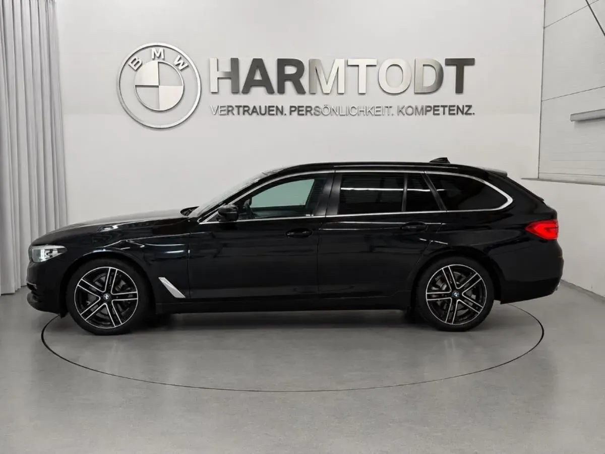 BMW 5 Series 2018 photo 3