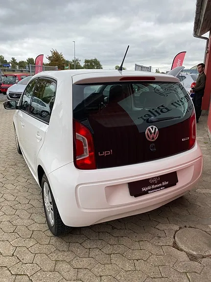 Volkswagen Up 2016 photo 5