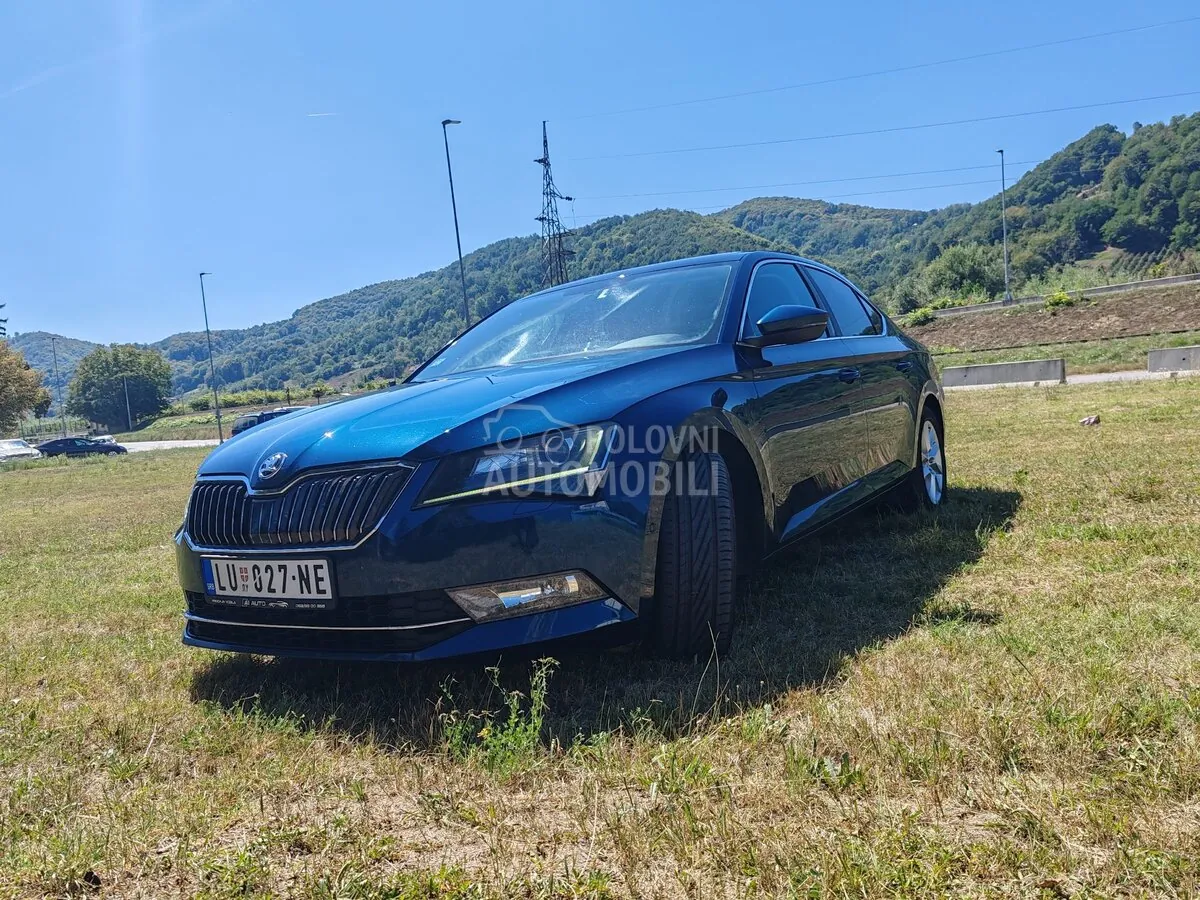 Skoda Superb 2016 photo 2