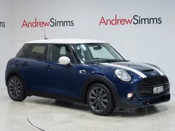 Mini Hatch 2015 photo 2