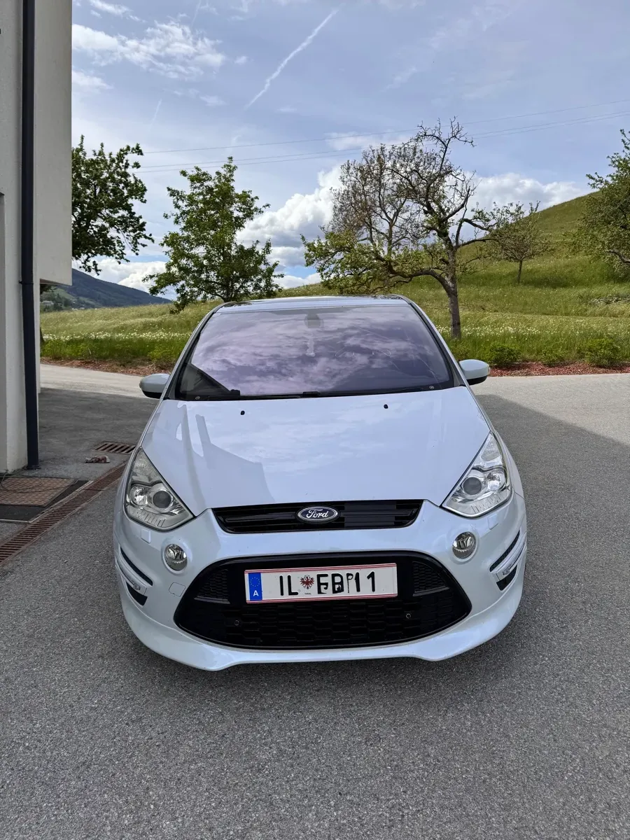 Ford S-Max 2011 photo 2