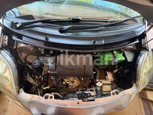 Toyota Vitz 2006 photo 5