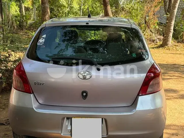 Toyota Vitz 2006 photo 3