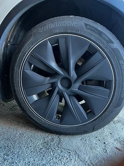 Tesla Model Y 2023 photo 3