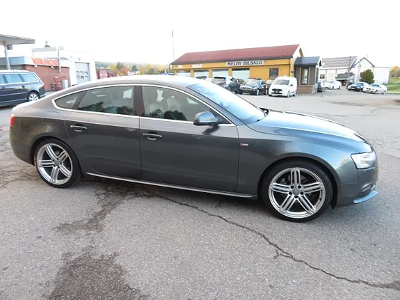 Audi A5 2012 photo 2