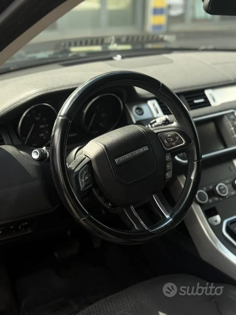Land Rover Range Rover Evoque 2017 photo 4