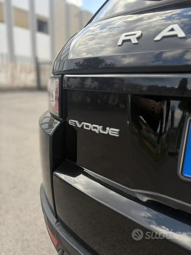 Land Rover Range Rover Evoque 2017 photo 2