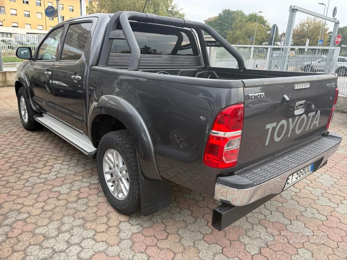 Toyota Hilux 2015 photo 4