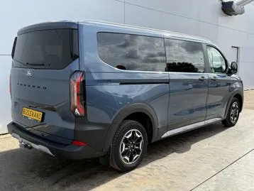 Ford Tourneo Custom 2025 photo 2