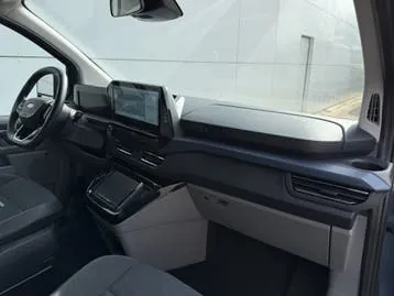 Ford Tourneo Custom 2025 photo 3