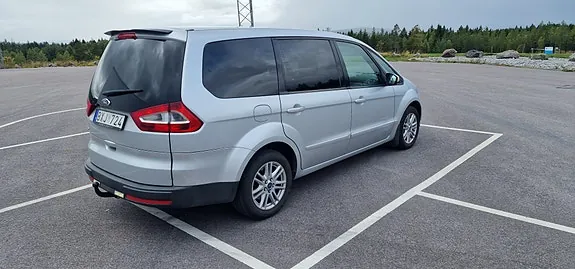 Ford Galaxy 2009 photo 3