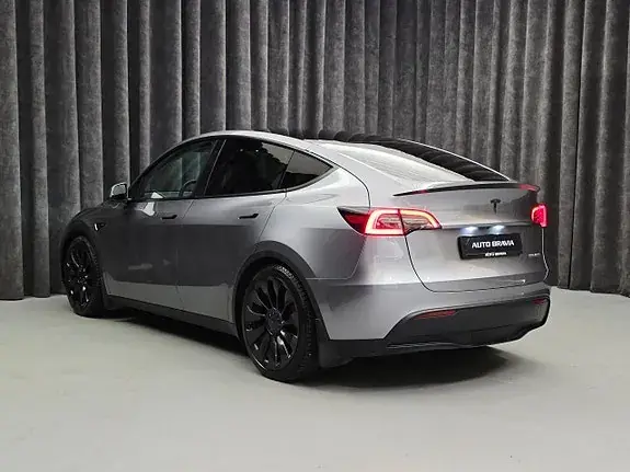 Tesla Model Y 2023 photo 5