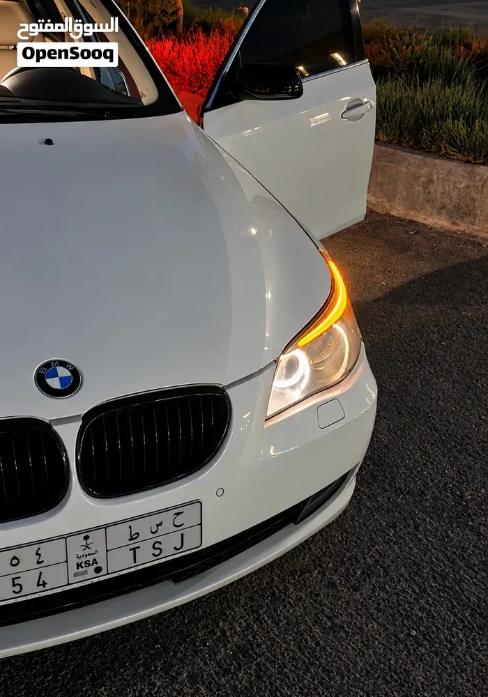 BMW 5 Series 2010 photo 2
