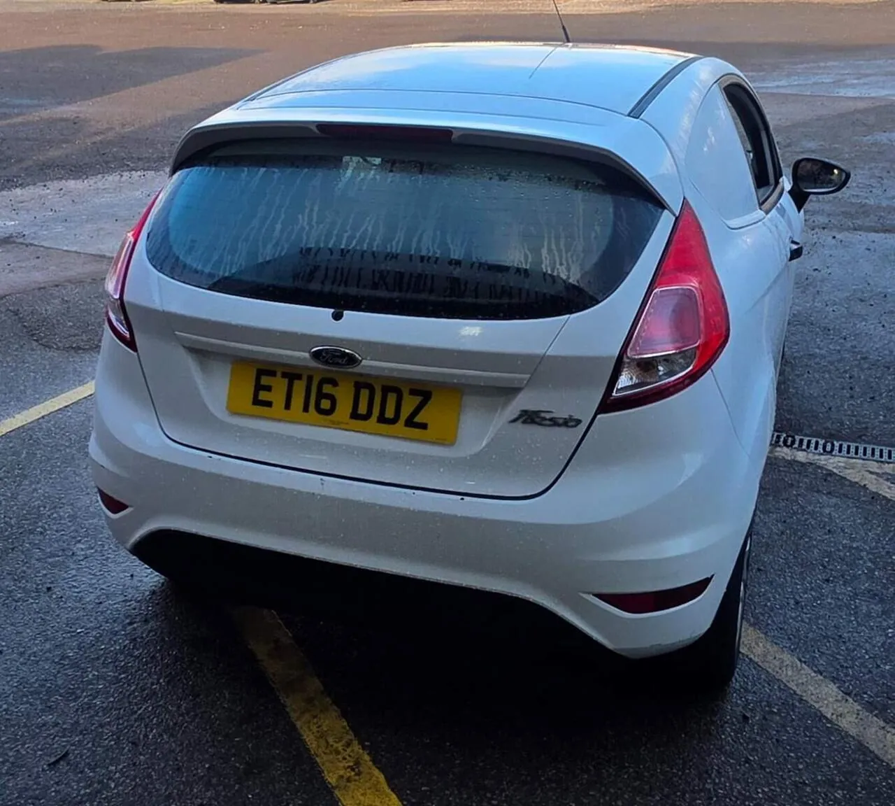 Ford Fiesta Van 2016 photo 2