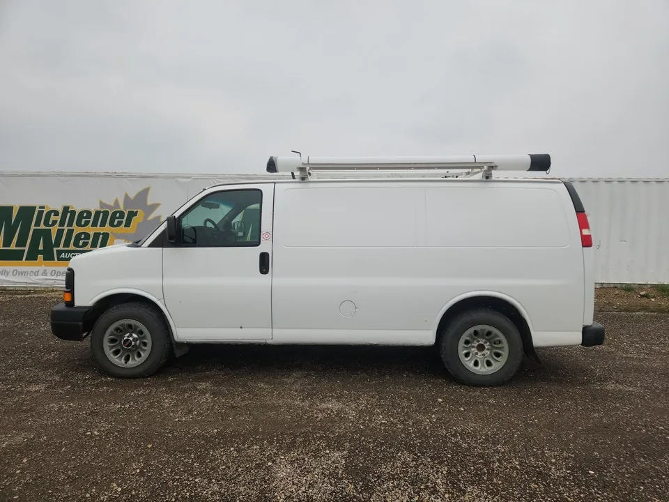GMC Savana 2011 photo 5