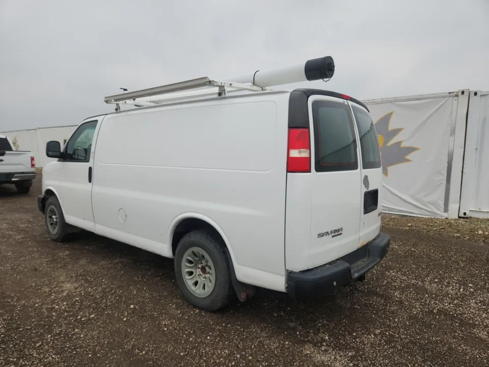 GMC Savana 2011 photo 3