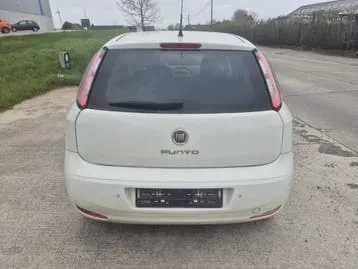Fiat Punto 2014 photo 2