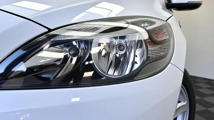 Volvo V40 2013 photo 3