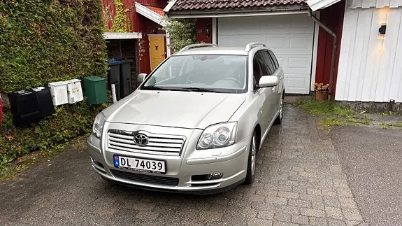Toyota Avensis 2005 photo 3