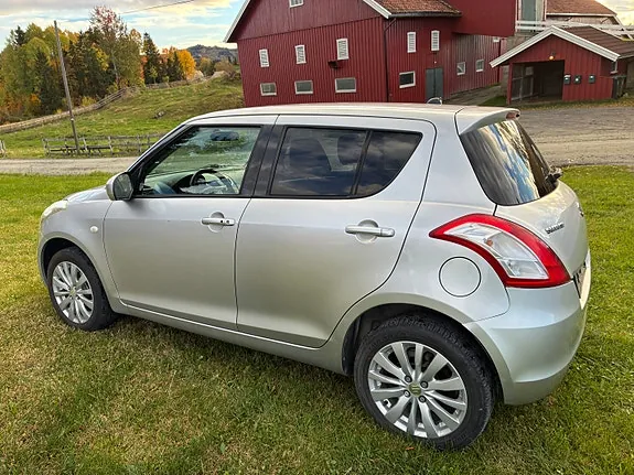 Suzuki Swift 2011 photo 4