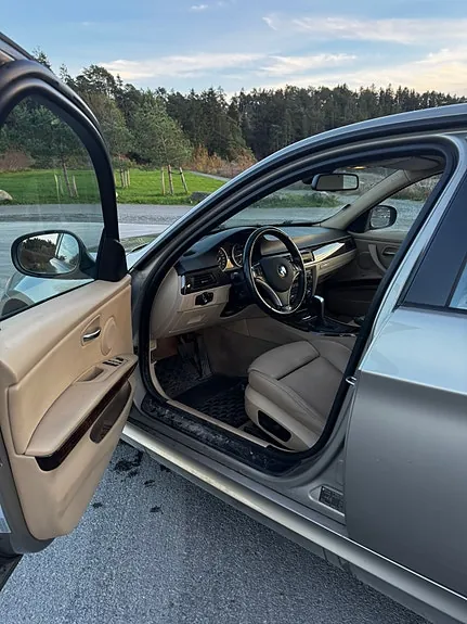 BMW 320D 2009 photo 5