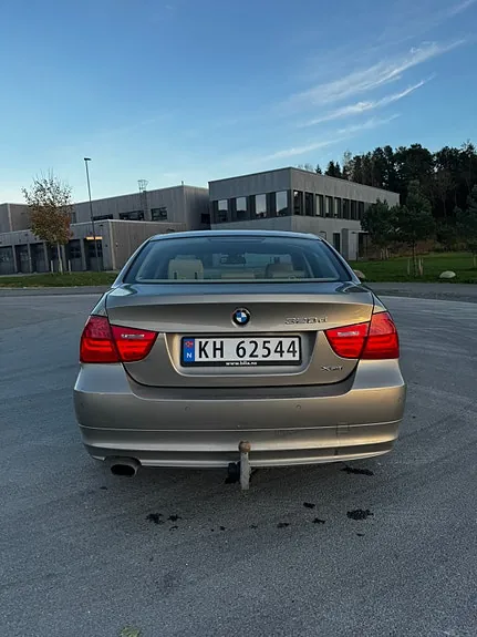 BMW 320D 2009 photo 4