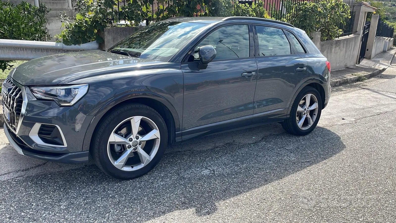 Audi Q3 2021 photo 2