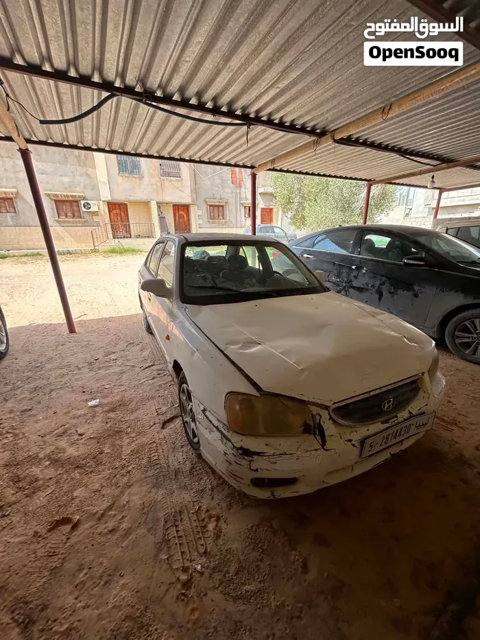 Hyundai Verna 2002 photo 2