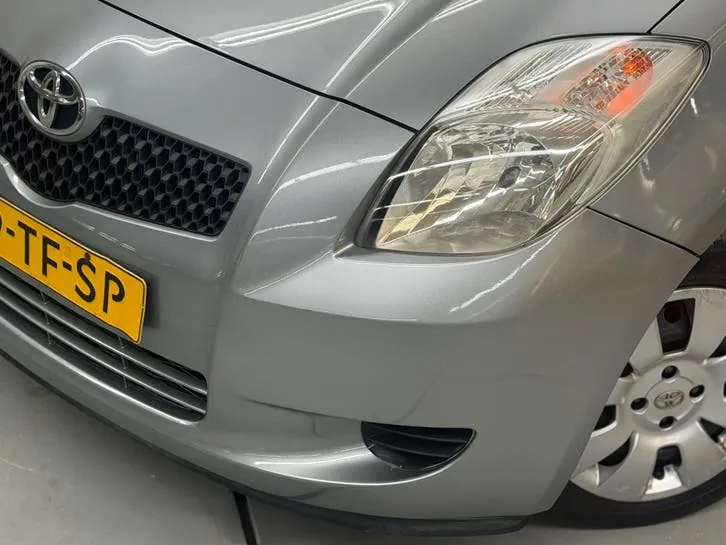 Toyota Yaris 2006 photo 2