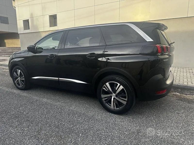 Peugeot 5008 2022 photo 4