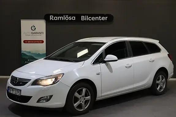 Opel Astra 2012 photo 3