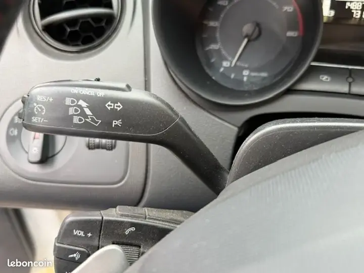 Seat Ibiza 2010 photo 2