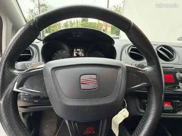 Seat Ibiza 2010 photo 3