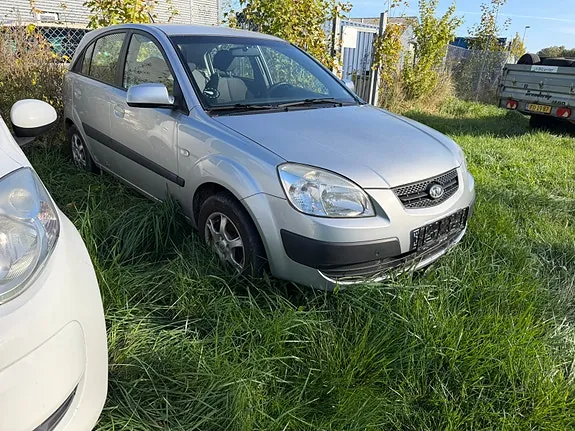 Kia Rio 2009 photo 2