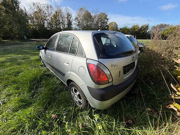 Kia Rio 2009 photo 3
