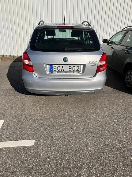 Skoda Fabia 2013 photo 2