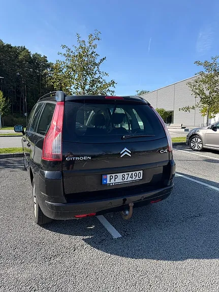 Citroen Grand C4 Picasso 2010 photo 2