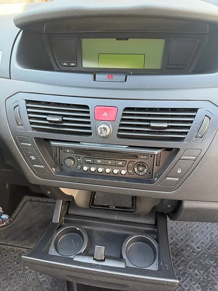 Citroen Grand C4 Picasso 2010 photo 5