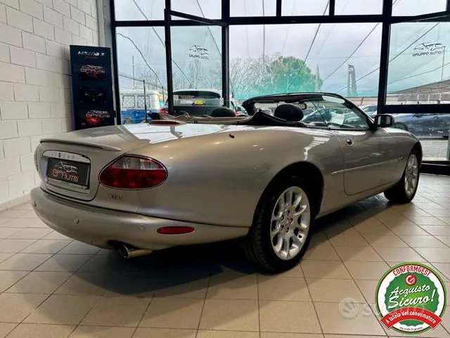Jaguar Xkr 2002 photo 4