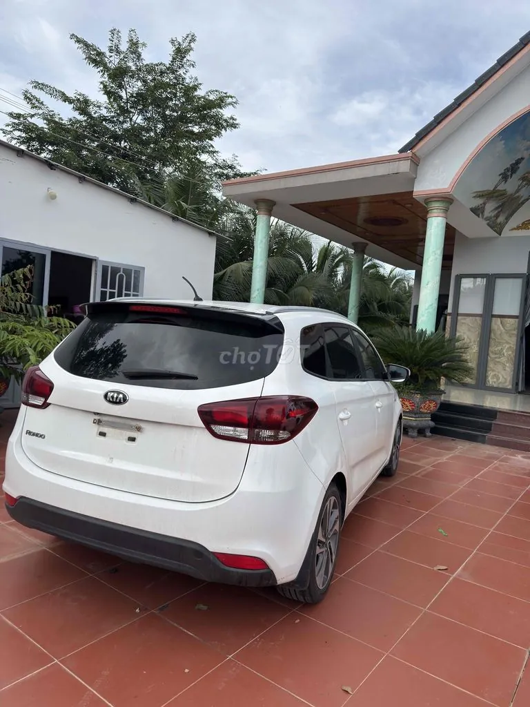 Kia Rondo 2019 photo 2