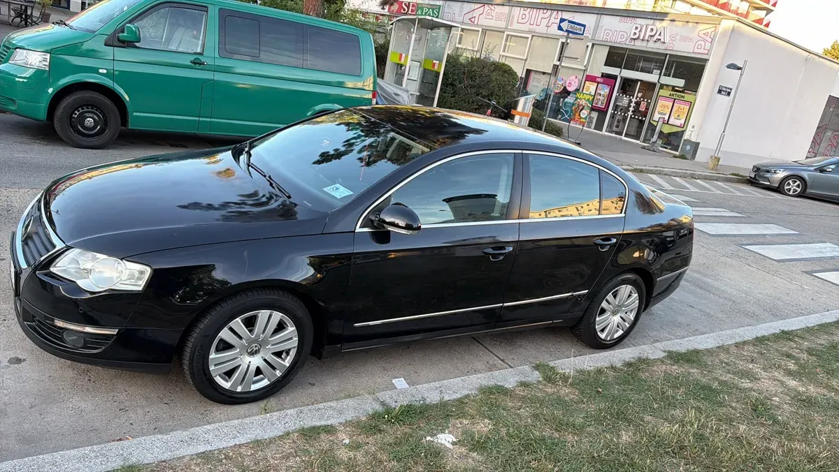 Volkswagen Passat 2005 photo 2