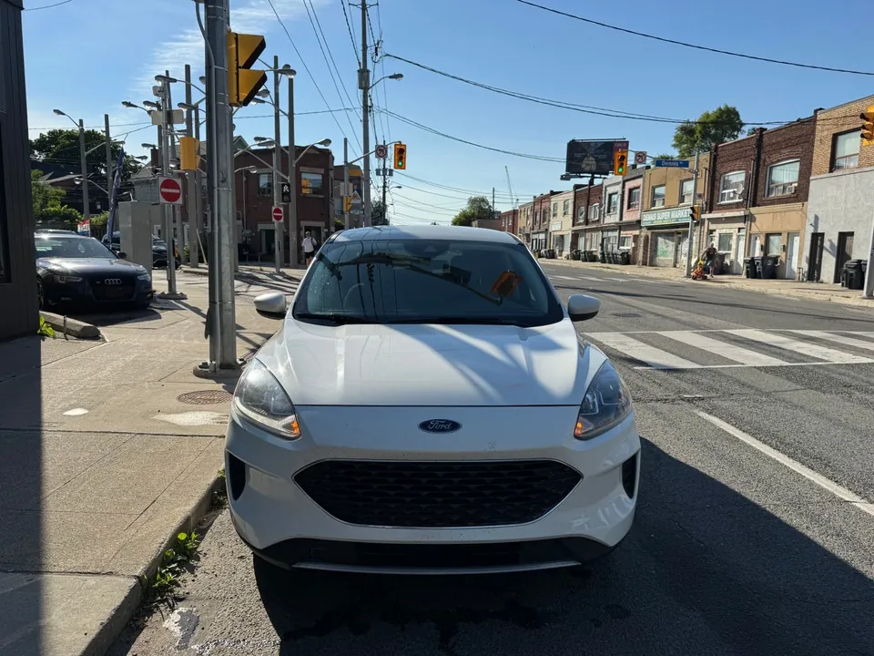 Ford Escape 2021 photo 2