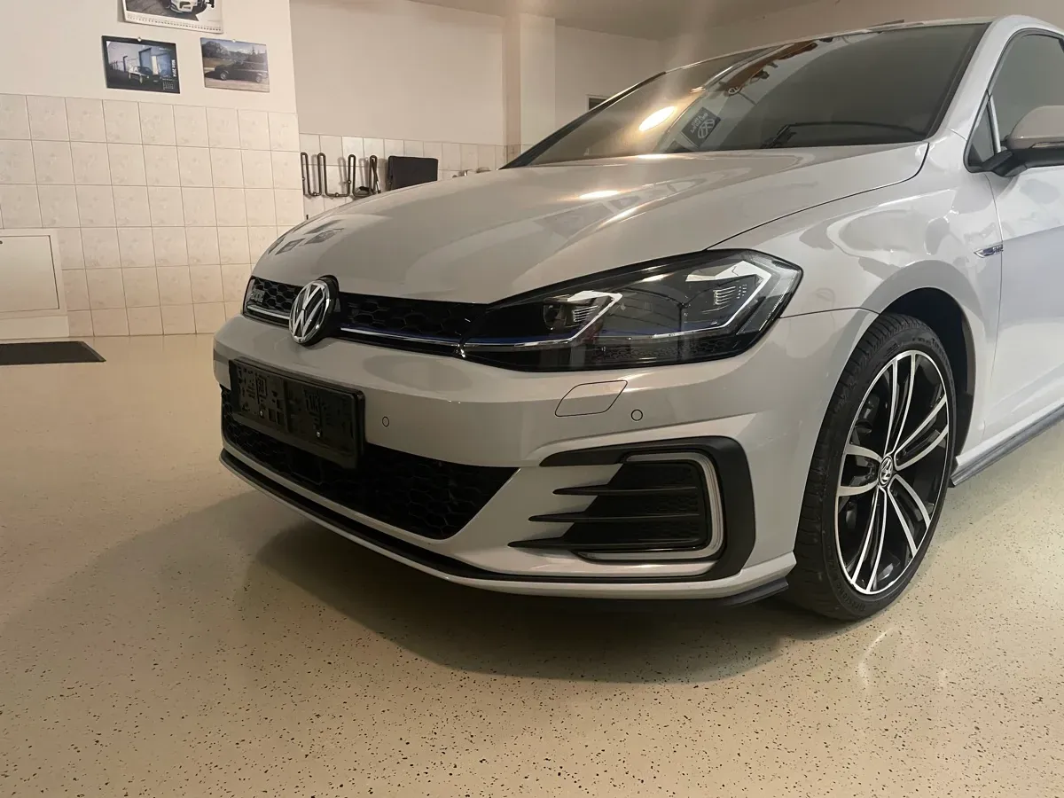 Volkswagen Golf 2019 photo 2