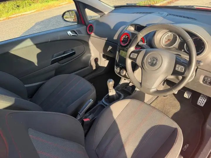 Vauxhall Corsa 2012 photo 5