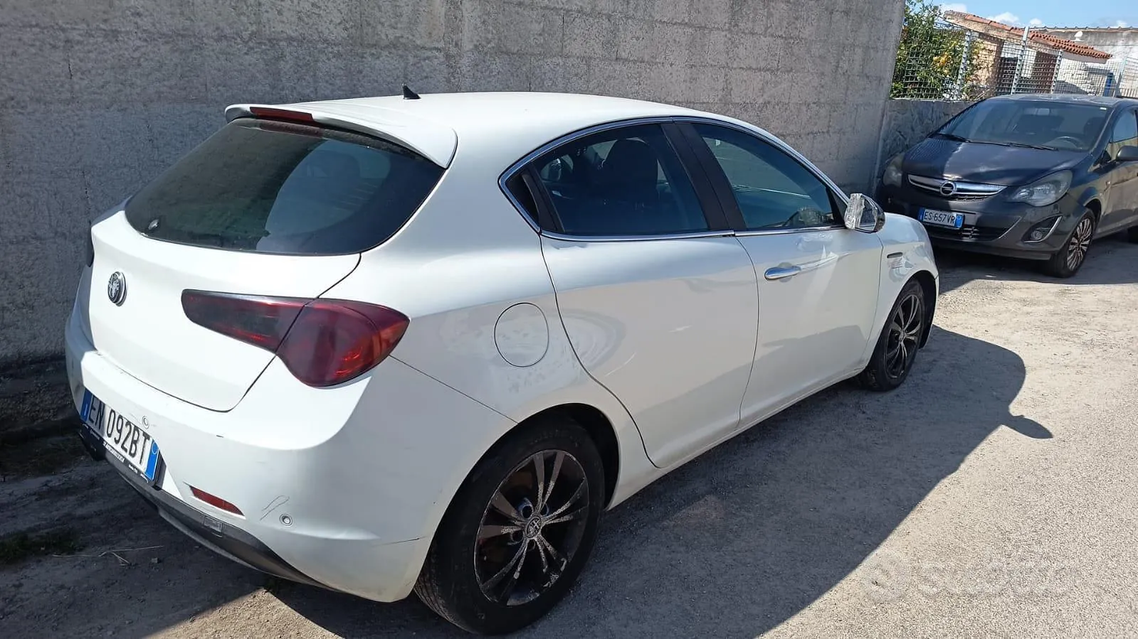 Alfa Romeo Giulietta 2012 photo 2